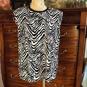 Karl Lagerfeld- NWT flocked sleeveless top- fabulous shoulders- large